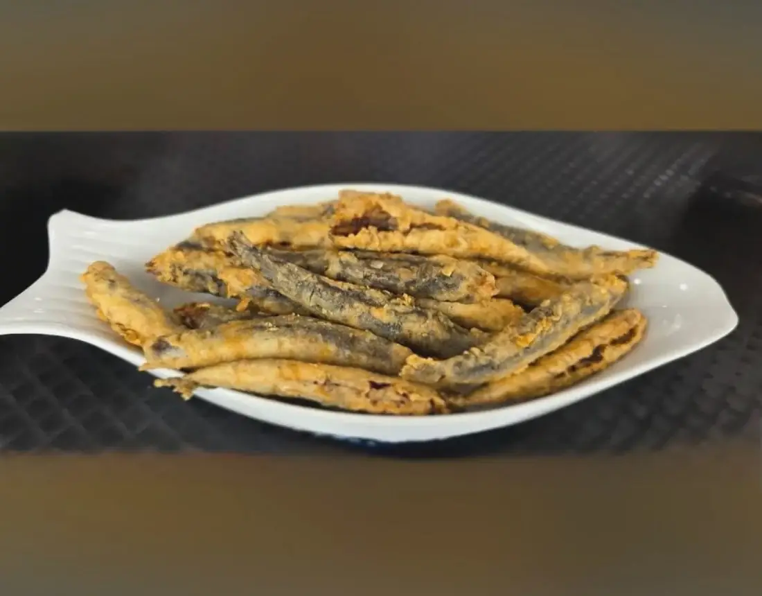 Pescado frito preparado en El Galeon